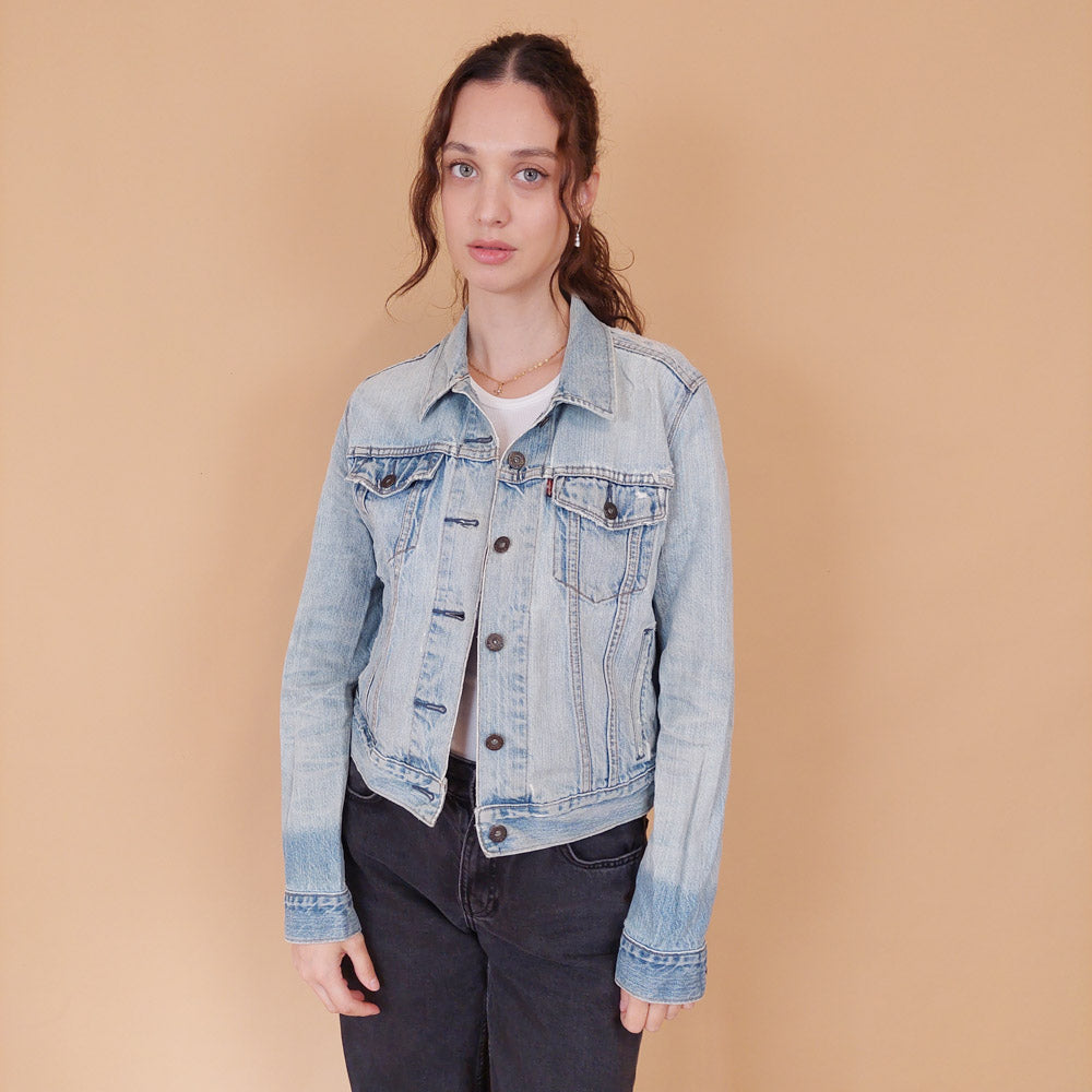 VIN-OUTW-32073 Vintage Levi's denim jacket Y2K S-M