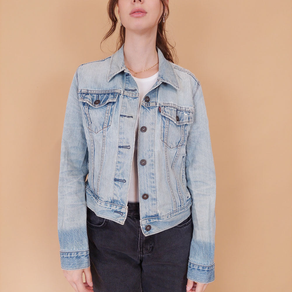 VIN-OUTW-32073 Vintage Levi's denim jacket Y2K S-M