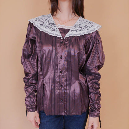 VIN-BLO-32519 Vintage πουκάμισο με δαντελένιο γιακά M-L