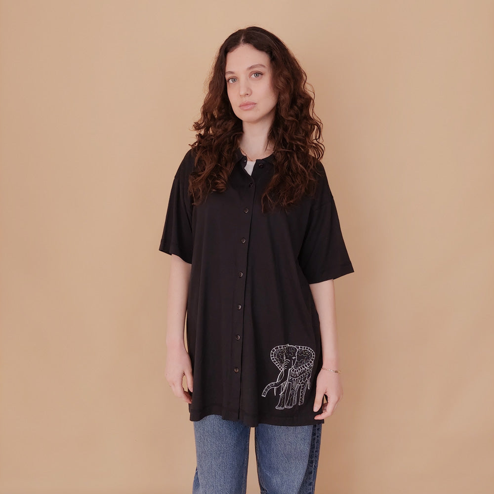 VIN-BLO-34838 Vintage top μαύρο με κέντημα ελέφαντα M