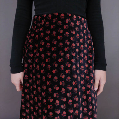 VIN-SKI-33273 Vintage βελουτέ φούστα μαύρη με λουλούδια S
