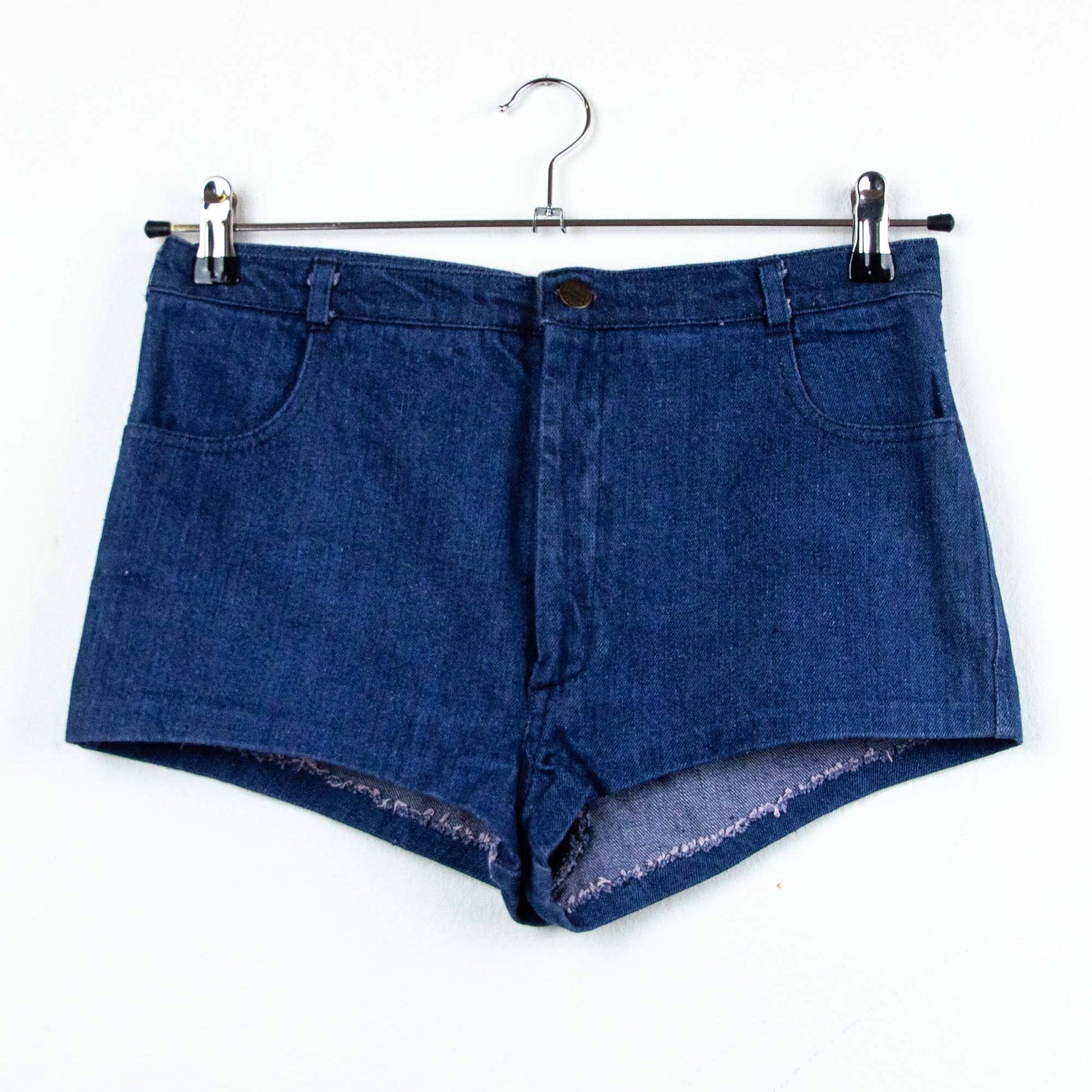 VIN-TR-18007 Vintage denim shorts M-L
